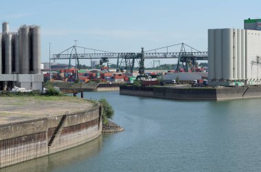 Köln Limanı, Niehl, Köln 'deki en büyük liman.