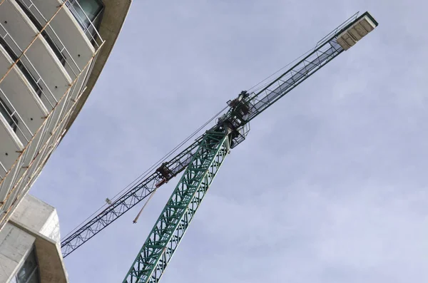 yapımında kullanılan yükseklik vinç