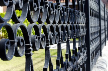 eski manastır siyah çit