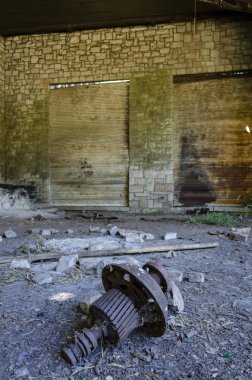 eski su şişeleme tesisi, dağların terk