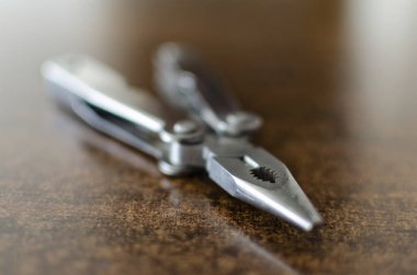 Çeşitli kullanımları olan bir pençe.