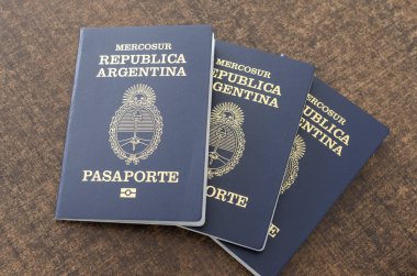 Arjantin'in üç pasaportu. dünyayı gezin.