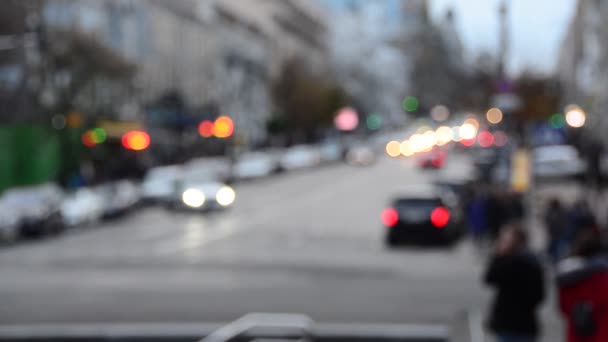 Scène floue de circulation automobile floue 