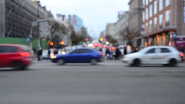 Scène floue de circulation automobile floue 