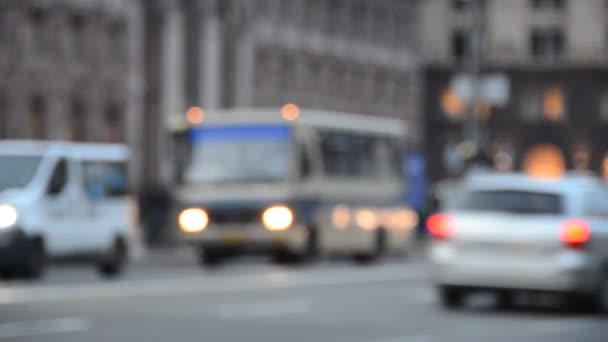 Scène floue de circulation automobile floue 