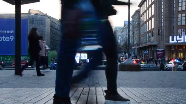 Mensen Lopen Centrale Straat Van Khreschyatik Kiev Oekraïne — Stockvideo