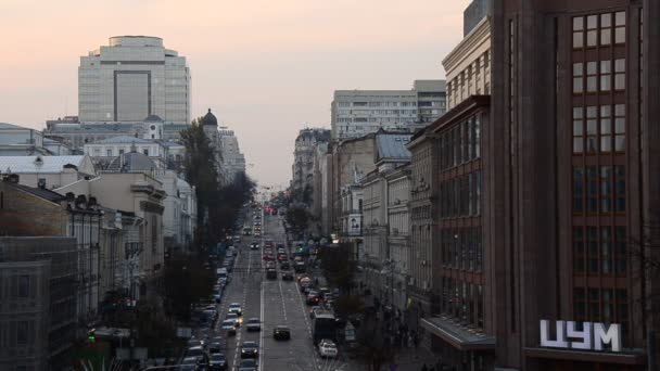 Κίνηση Στην Κεντρική Οδό Κιέβου Ουκρανία — Αρχείο Βίντεο