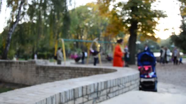 Vista Desenfocada Niños Jugando Patio Recreo — Vídeos de Stock