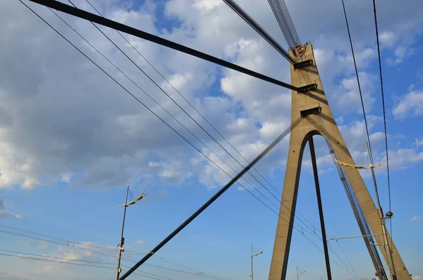 Moderna Ponte Alta Arquitetura Urbana Conceito Fundo — Fotografia de Stock