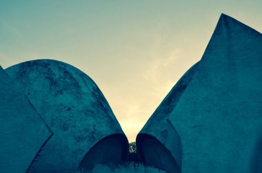 Kyiv Krematoryum ön cephe detayları, Baikove Mezarlığı