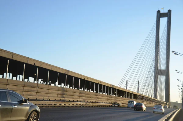 Σύγχρονη Υψηλή Γέφυρα Αστική Αρχιτεκτονική Έννοια Υπόβαθρο — Φωτογραφία Αρχείου