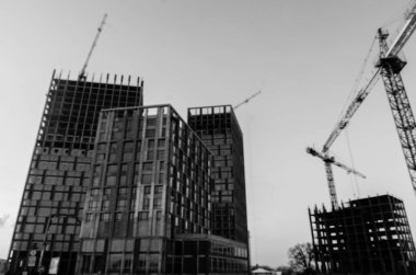 Mimari çekim, vinçlerle inşa edilen binalar