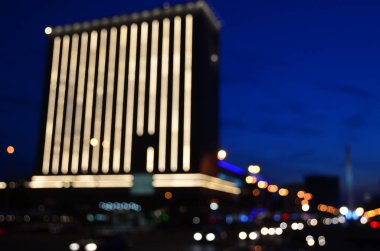 Bulanık soyut ışıklar gece şehrin arka planı