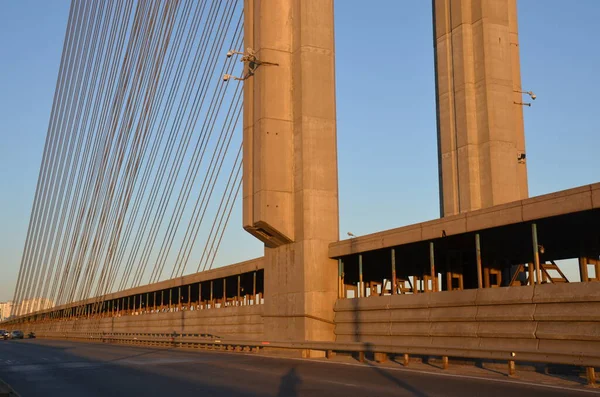 modern yüksek köprü, kentsel mimari kavramı