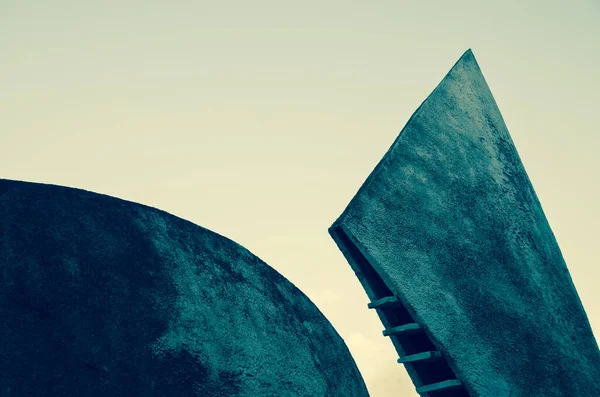 Kyiv Krematoryum ön cephe detayları, Baikove Mezarlığı