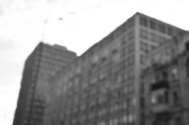 Mimari çekim, pencereli binalar, siyah beyaz