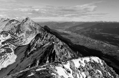 Dağların manzarası, doğa arkaplanı