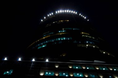 Bulanık soyut ışıklar gece şehrin arka planı