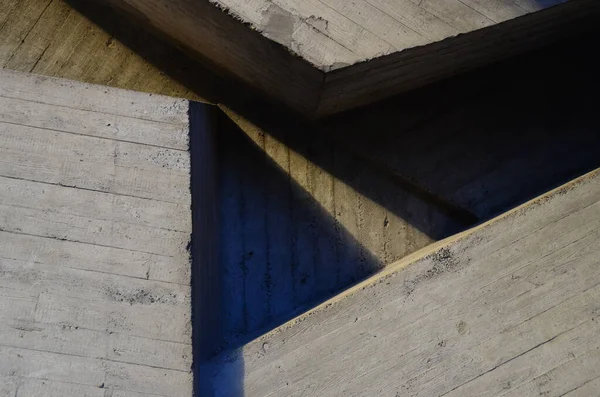 minimal geometrik şekiller, mimari çizgiler