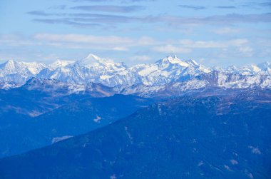 Dağların manzarası, doğa arkaplanı