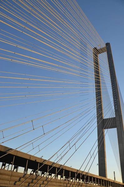 Moderne Hochbrücke Städtebauliches Konzept Hintergrund — Stockfoto