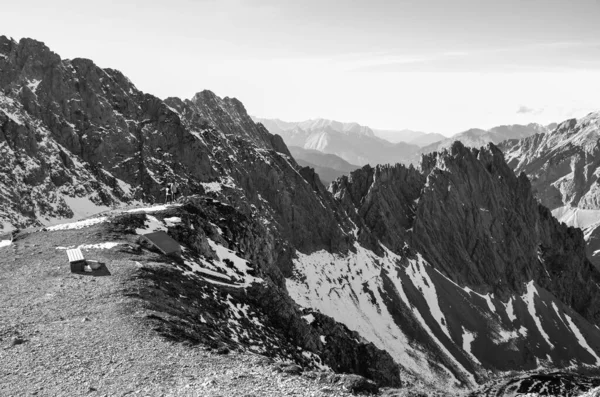 Dağların manzarası, doğa arkaplanı