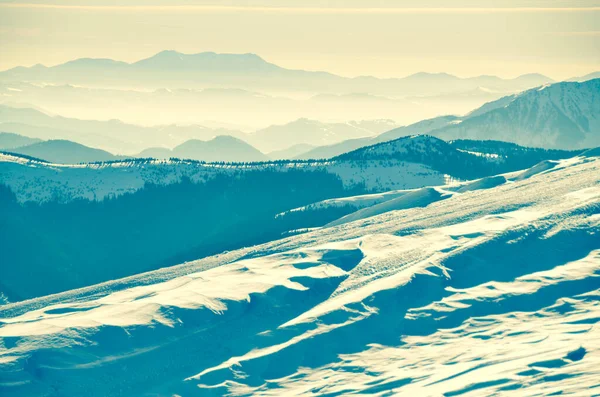 Winterlandschaft Mit Schneebedeckten Bergen Hintergrund Der Natur Stockbild