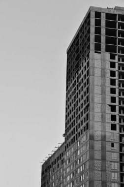 Şehirdeki modern bina cephesi