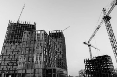 Mimari çekim, vinçlerle inşa edilen binalar