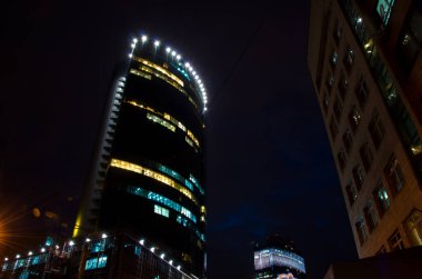 Bulanık soyut ışıklar gece şehrin arka planı