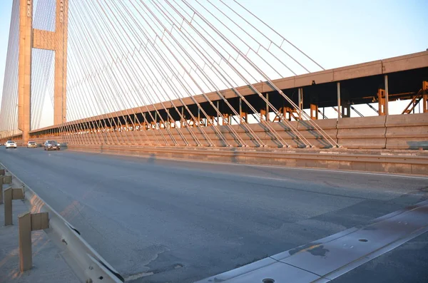 Σύγχρονη Υψηλή Γέφυρα Αστική Αρχιτεκτονική Έννοια Υπόβαθρο — Φωτογραφία Αρχείου