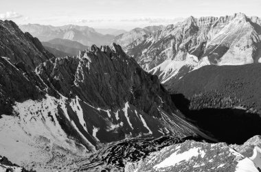 Dağların manzarası, doğa arkaplanı
