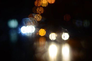 Bulanık soyut ışıklar gece şehrin arka planı