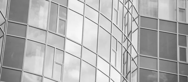 Architekturaufnahme Hausfassade Mit Fenstern Schwarz Weiß — Stockfoto