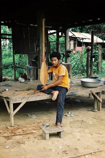 Attapu Laos Jul 2011 Medlem Den Lokala Drakbåtslaget Förbereder Sig — Stockfoto