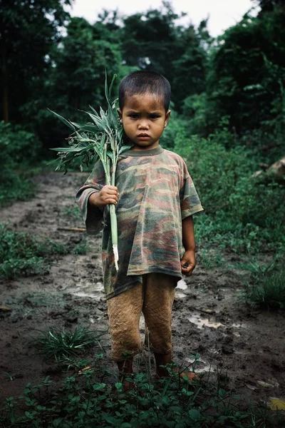 Luang Namta Laos Jul 2011 Cute Small Kid Holding Some — Stock Photo, Image