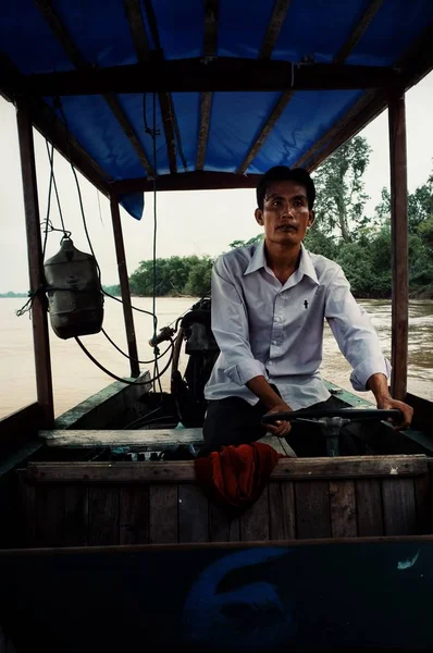 Phan Don Laos Temmuz 2011 Yerel Adam Mekong Nehri Üzerinde — Stok fotoğraf