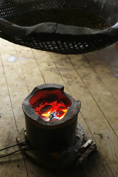 Luang Namta Laos Juli 2011 Kaffeebohnen Über Dem Feuer Einer — Stockfoto