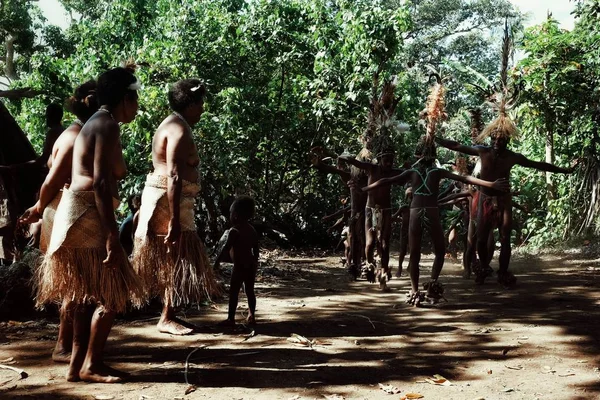 Village Walarano Île Malekula Vanuatu Jul 2016 Homme Femme Tribaux — Photo