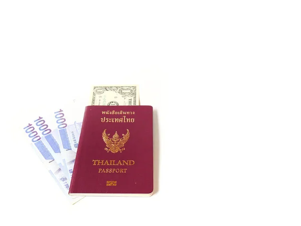 Διαβατήριο Της Ταϊλάνδης Και Ένα Χαρτονόμισμα Απομονωθεί Λευκό Φόντο Αντίγραφο — Φωτογραφία Αρχείου