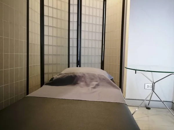 Araba servis merkezi müşteriler için modern Masaj Oda iç.