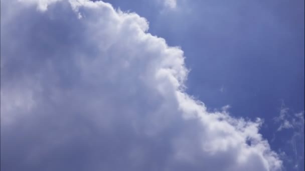 Time Lapse Beweging Van Gezwollen Pluizige Witte Wolken Blauwe Hemel — Stockvideo