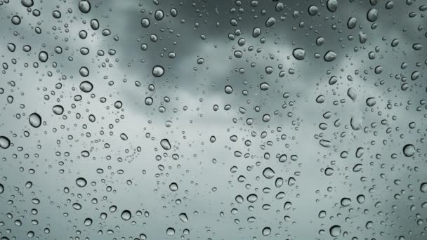 Close Regen Valt Het Glas Voor Auto Water Druppel Glas — Stockvideo