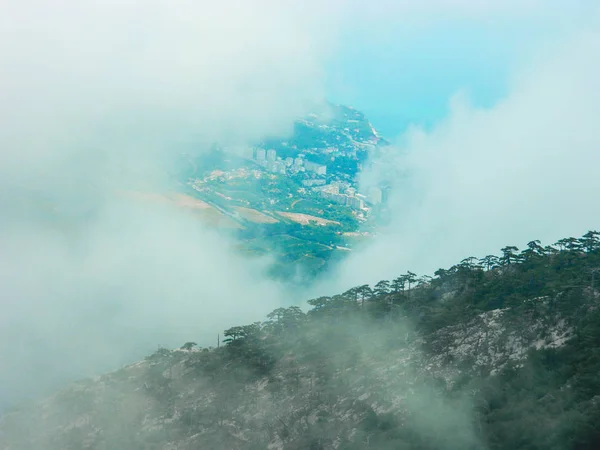 Idad Través Del Cielo —  Fotos de Stock