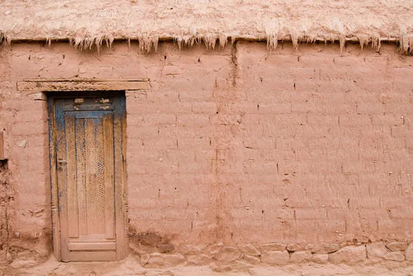Muro de adobe: imágenes, fotos de stock libres de derechos | Depositphotos