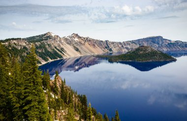 Crater Lake National Park clipart