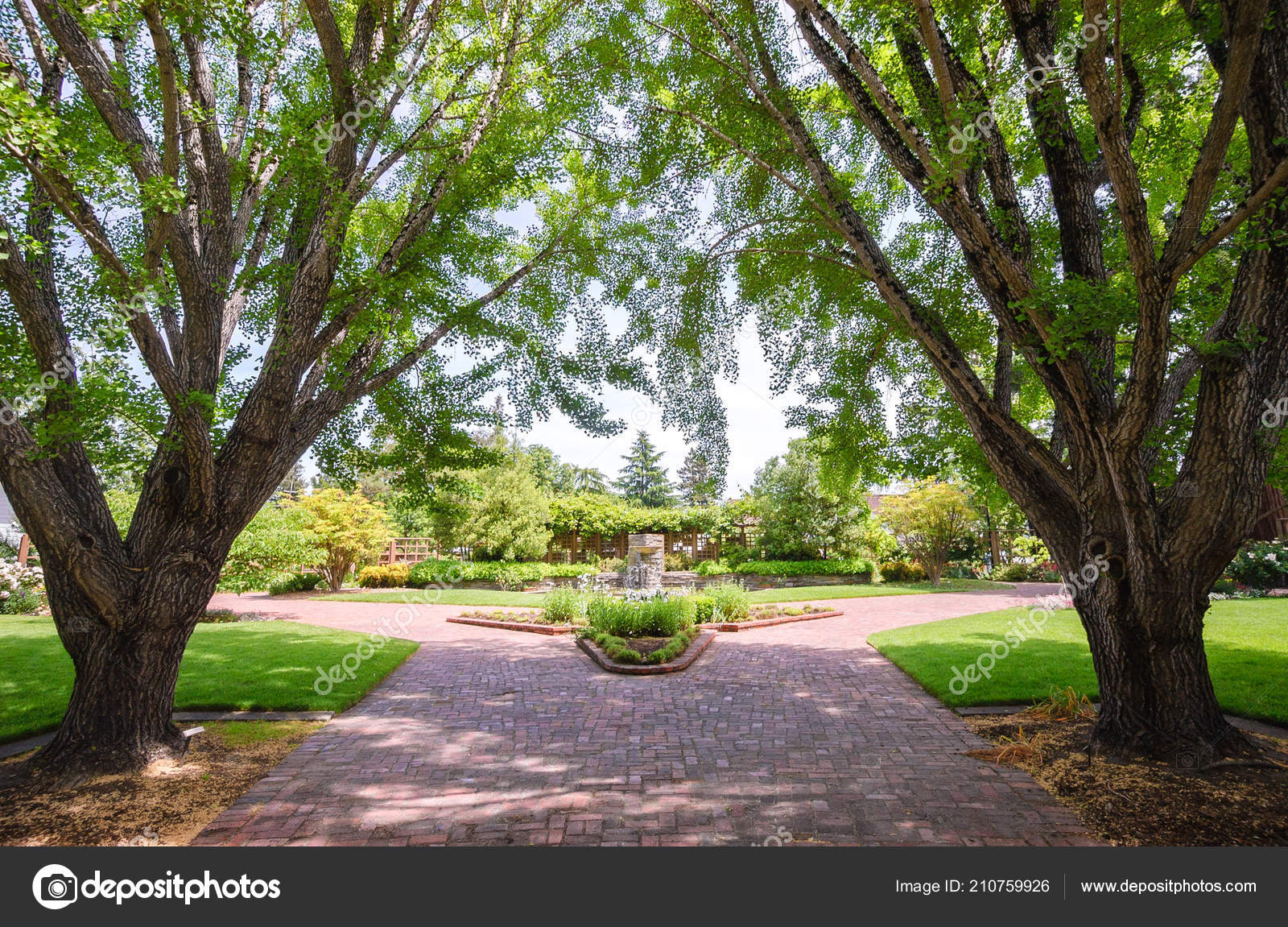 Luther Burbank Haus Und Garten Stockfoto C Zrfphoto 210759926