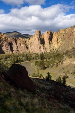 Smith Rock Eyalet Parkı
