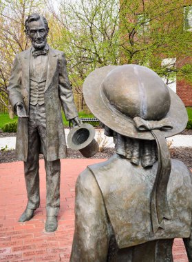 Grace Bedell ve Abraham Lincoln heykeli