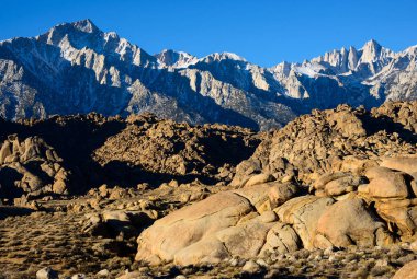 Whitney ve Alabama Hills monte